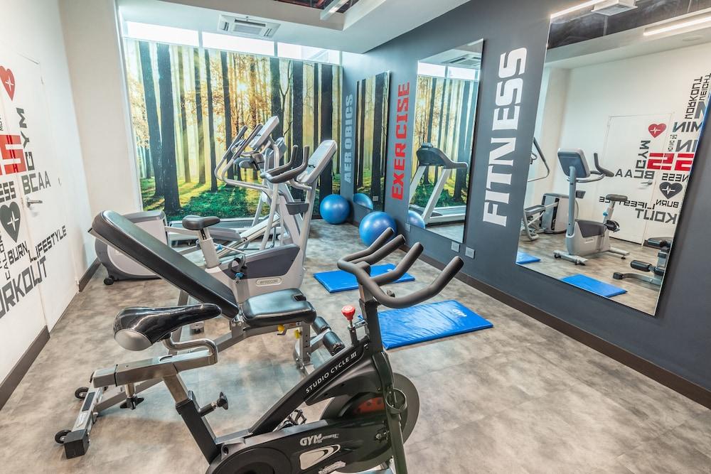 Sonesta Hotel Bucaramanga Floridablanca Buitenkant foto The gym at the hotel