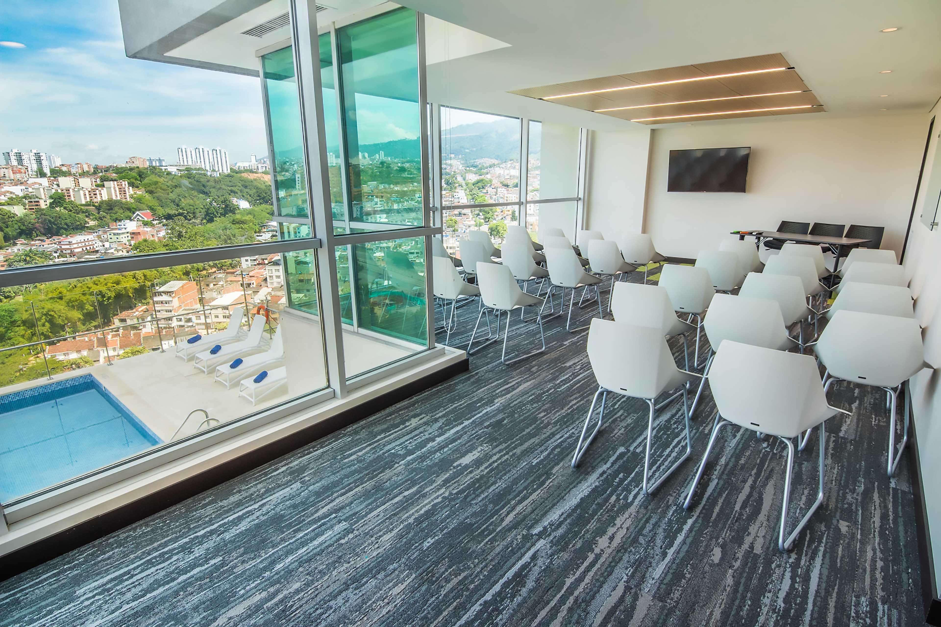 Sonesta Hotel Bucaramanga Floridablanca Buitenkant foto Meeting room at the hotel