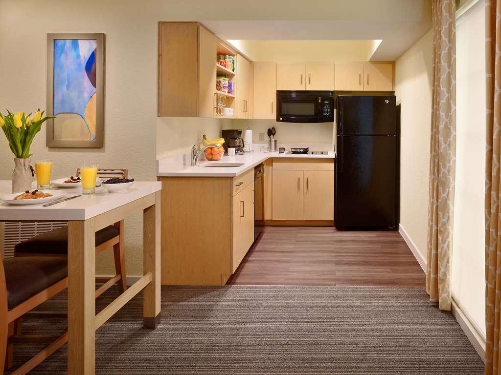 Sonesta Hotel Bucaramanga Floridablanca Kamer foto Kitchenette